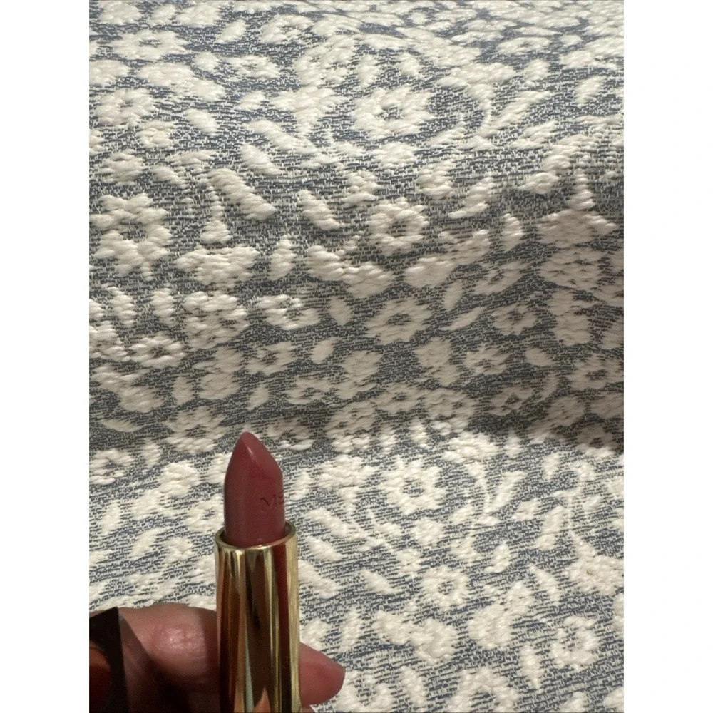 Merit signature lip